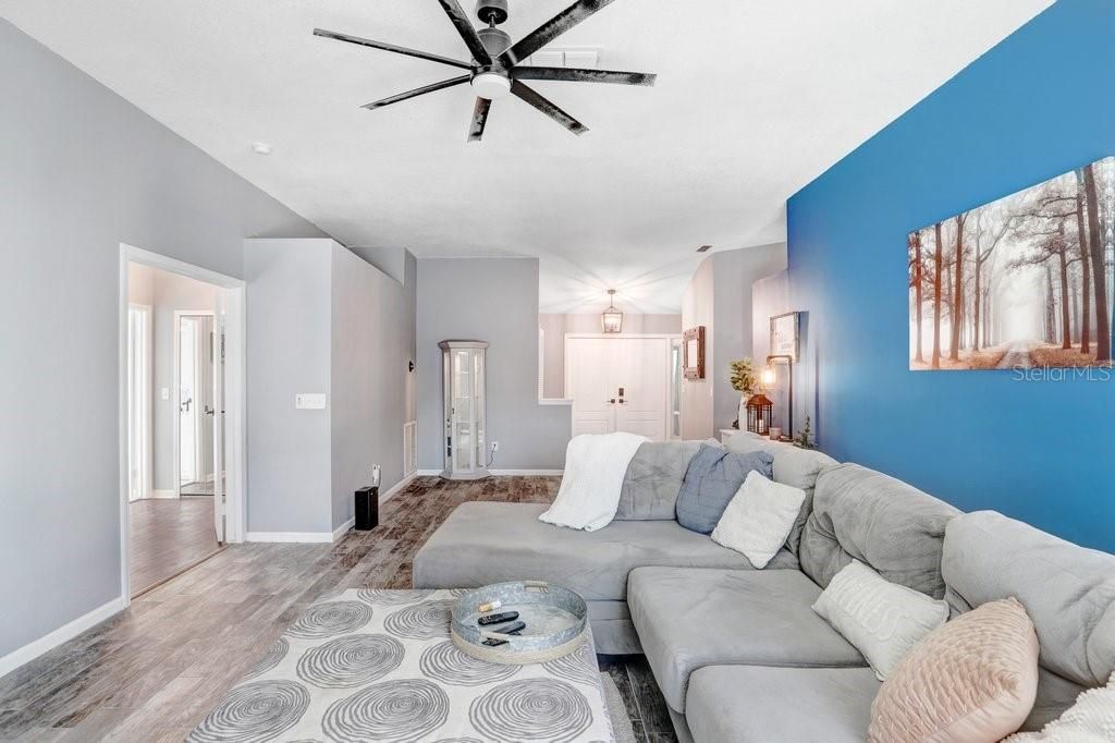 待售: $439,990 (3 贝兹, 2 浴室, 1804 平方英尺)