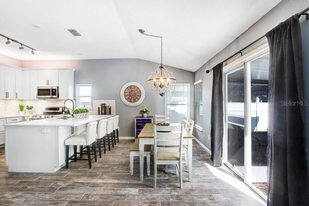 待售: $439,990 (3 贝兹, 2 浴室, 1804 平方英尺)