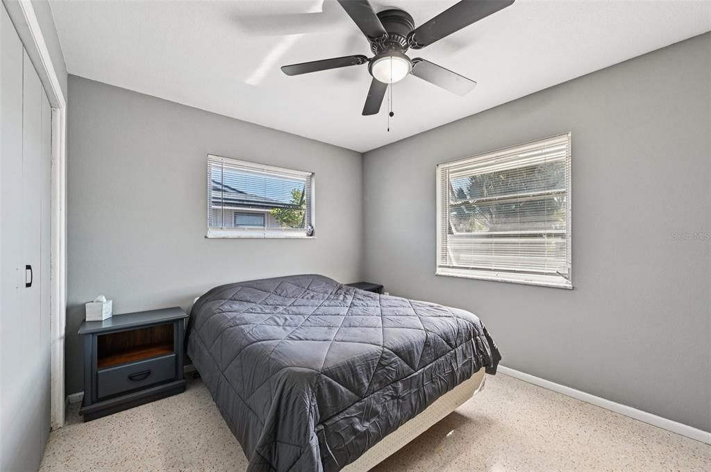 На продажу: $199,900 (2 спален, 1 ванн, 1149 Квадратных фут)