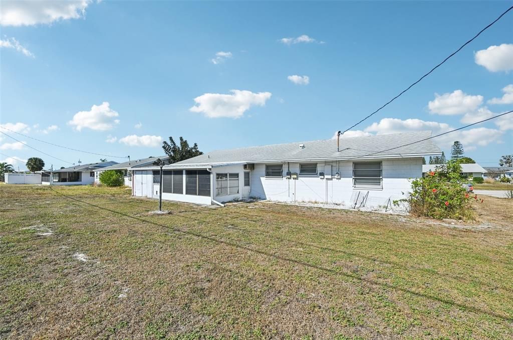 На продажу: $199,900 (2 спален, 1 ванн, 1149 Квадратных фут)