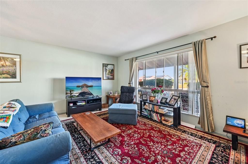 На продажу: $199,900 (2 спален, 1 ванн, 1149 Квадратных фут)