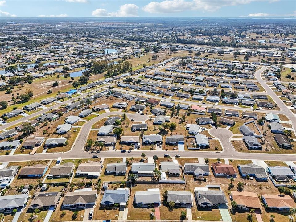 На продажу: $199,900 (2 спален, 1 ванн, 1149 Квадратных фут)