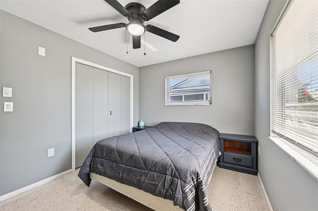 На продажу: $199,900 (2 спален, 1 ванн, 1149 Квадратных фут)