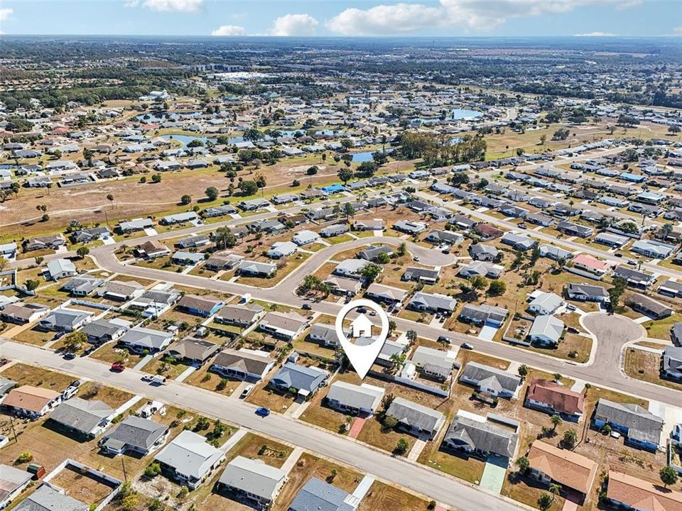 На продажу: $199,900 (2 спален, 1 ванн, 1149 Квадратных фут)