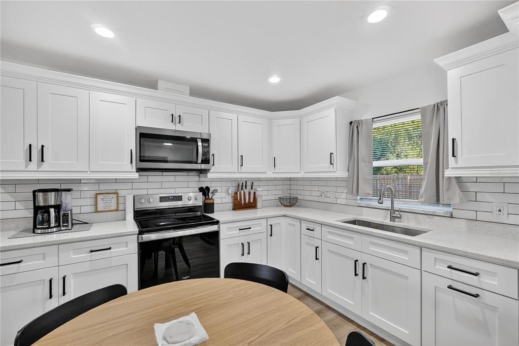 For Sale: $350,000 (4 beds, 2 baths, 1258 Square Feet)