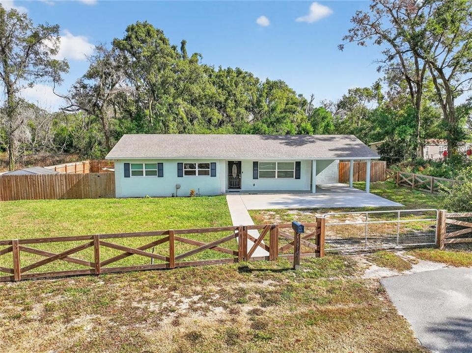 For Sale: $350,000 (4 beds, 2 baths, 1258 Square Feet)