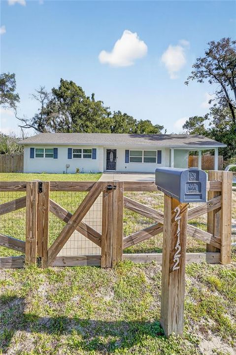 For Sale: $350,000 (4 beds, 2 baths, 1258 Square Feet)