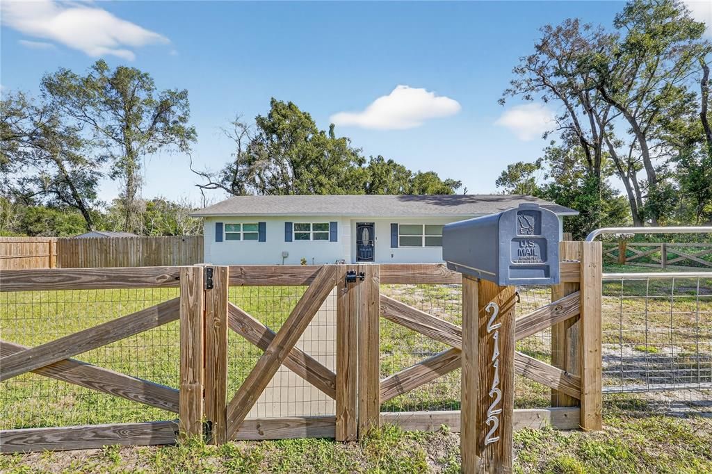 For Sale: $350,000 (4 beds, 2 baths, 1258 Square Feet)