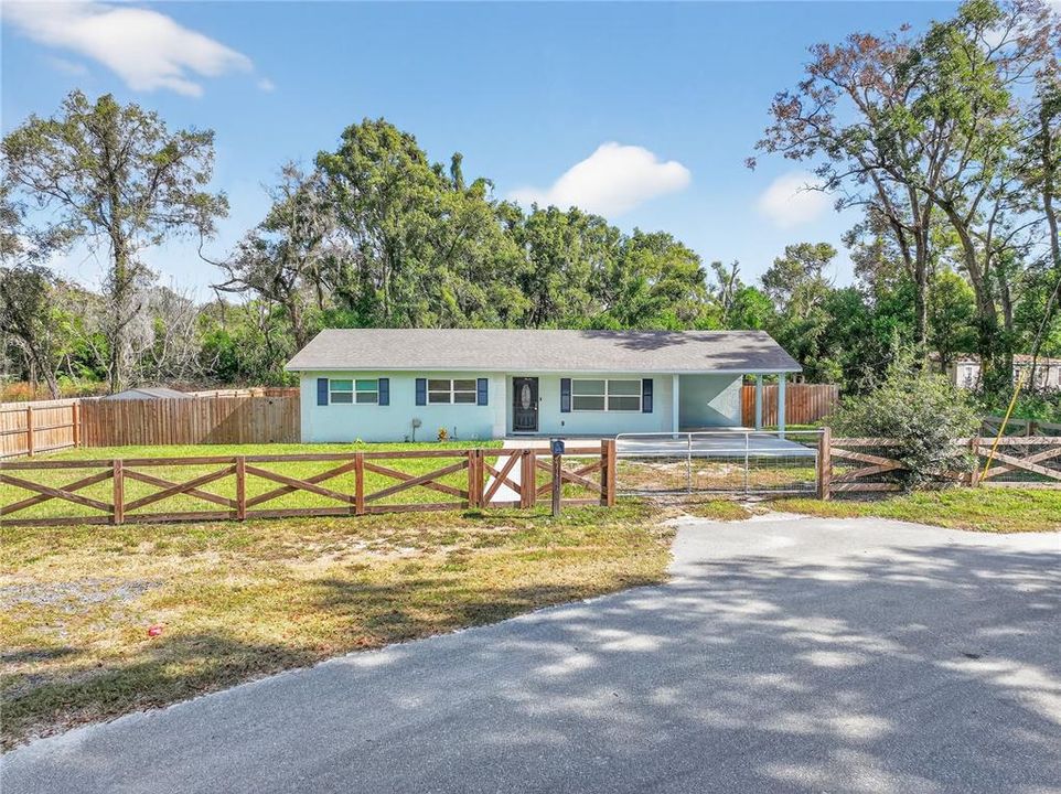 For Sale: $350,000 (4 beds, 2 baths, 1258 Square Feet)