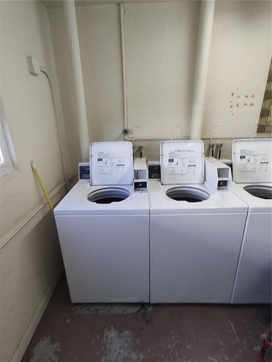 For Sale: $165,000 (1 beds, 1 baths, 815 Square Feet)