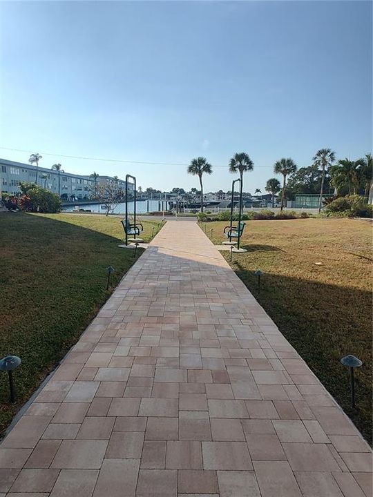 For Sale: $165,000 (1 beds, 1 baths, 815 Square Feet)