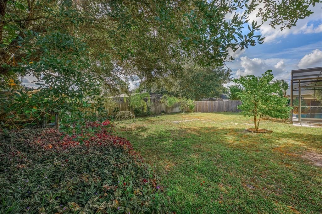 合同活跃: $500,000 (4 贝兹, 2 浴室, 2083 平方英尺)