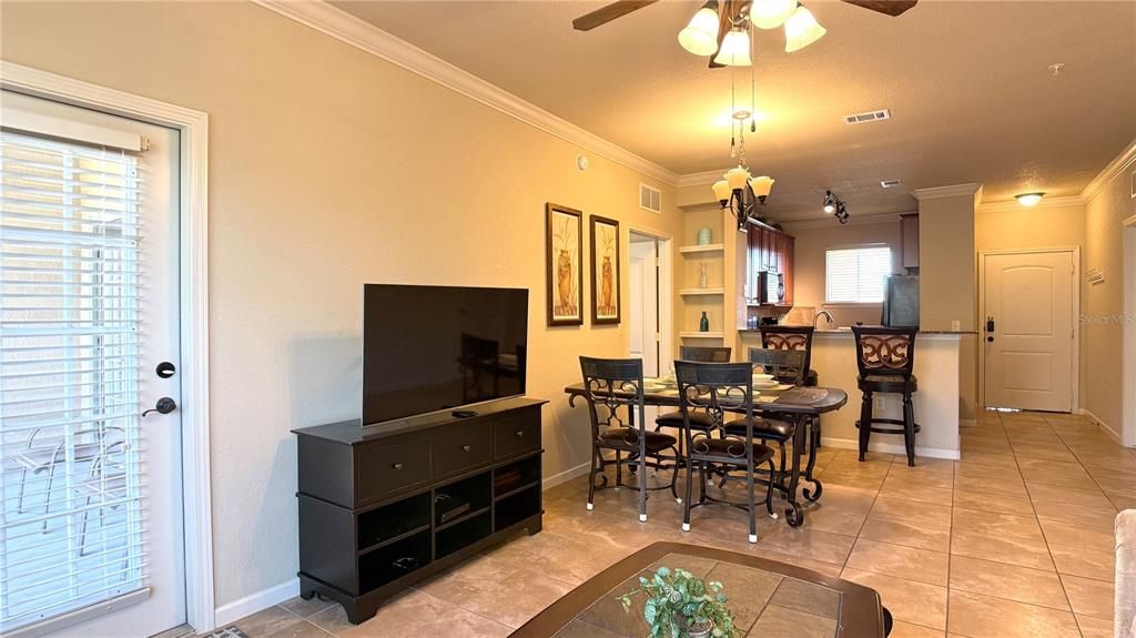 В аренду: $1,695 (3 спален, 3 ванн, 1217 Квадратных фут)