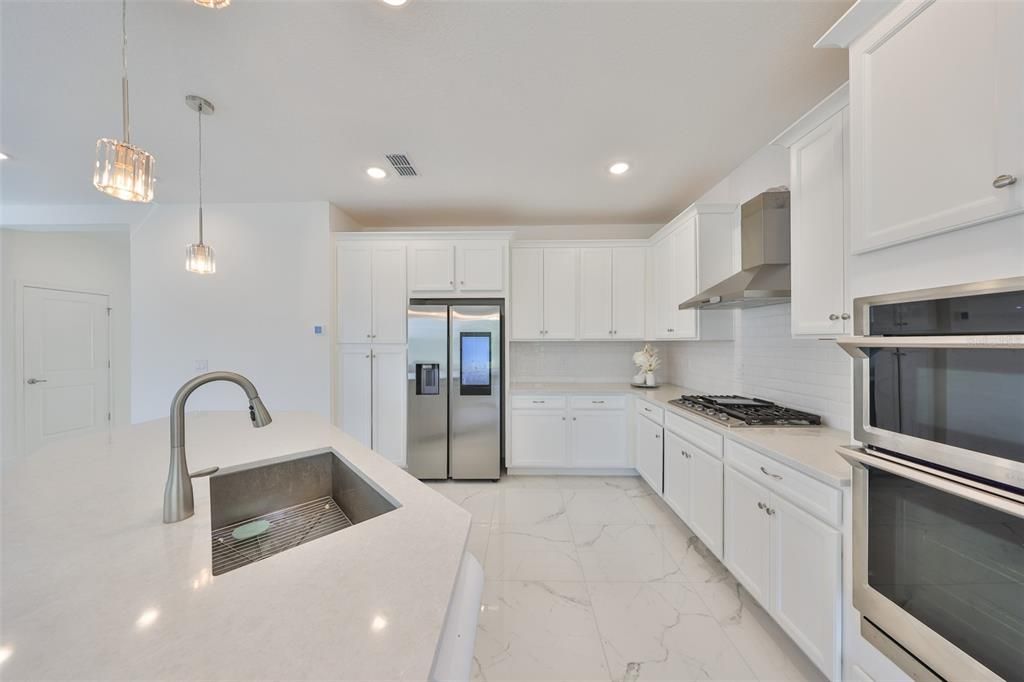 На продажу: $620,000 (4 спален, 3 ванн, 2273 Квадратных фут)