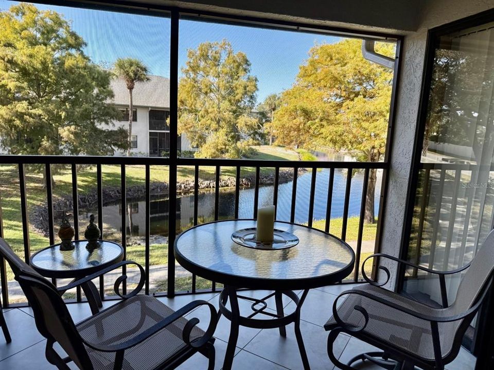 На продажу: $279,900 (2 спален, 2 ванн, 1174 Квадратных фут)