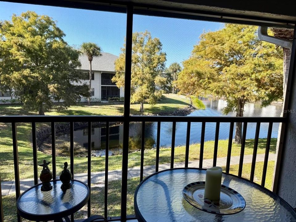 На продажу: $279,900 (2 спален, 2 ванн, 1174 Квадратных фут)