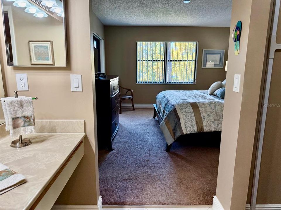 На продажу: $279,900 (2 спален, 2 ванн, 1174 Квадратных фут)