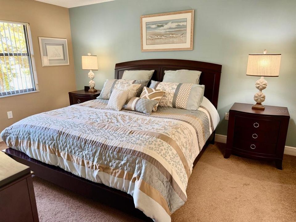 На продажу: $279,900 (2 спален, 2 ванн, 1174 Квадратных фут)