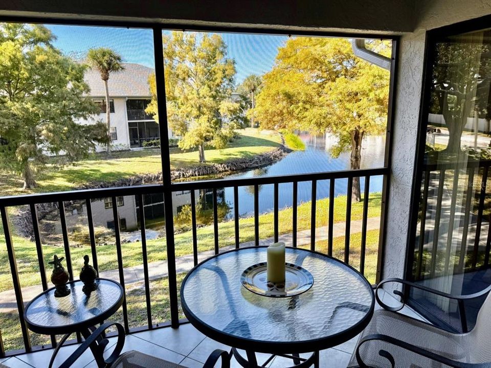 На продажу: $279,900 (2 спален, 2 ванн, 1174 Квадратных фут)