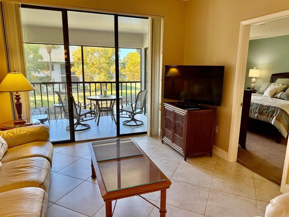 На продажу: $279,900 (2 спален, 2 ванн, 1174 Квадратных фут)