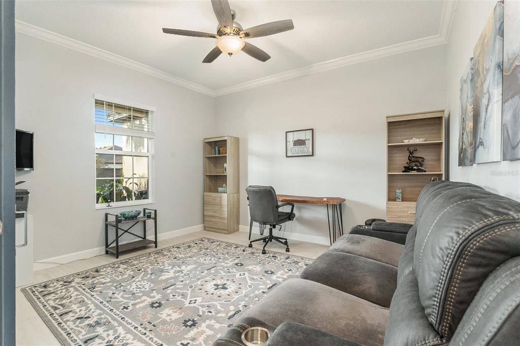 For Sale: $369,900 (2 beds, 2 baths, 1761 Square Feet)