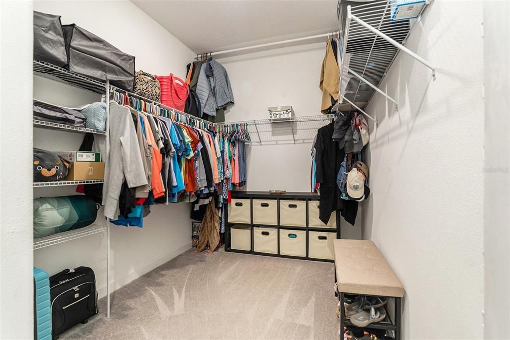 For Sale: $369,900 (2 beds, 2 baths, 1761 Square Feet)