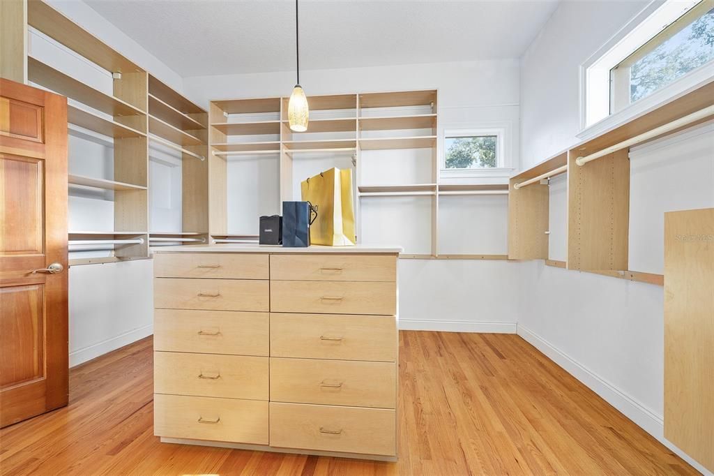 На продажу: $2,490,000 (5 спален, 4 ванн, 4777 Квадратных фут)