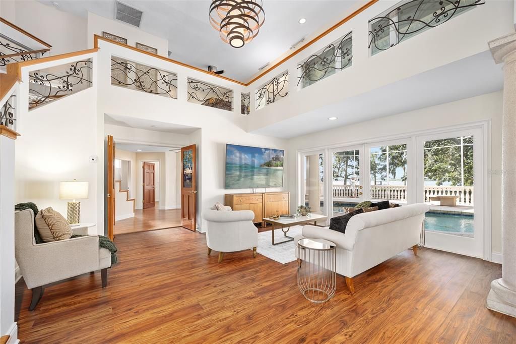 На продажу: $2,490,000 (5 спален, 4 ванн, 4777 Квадратных фут)