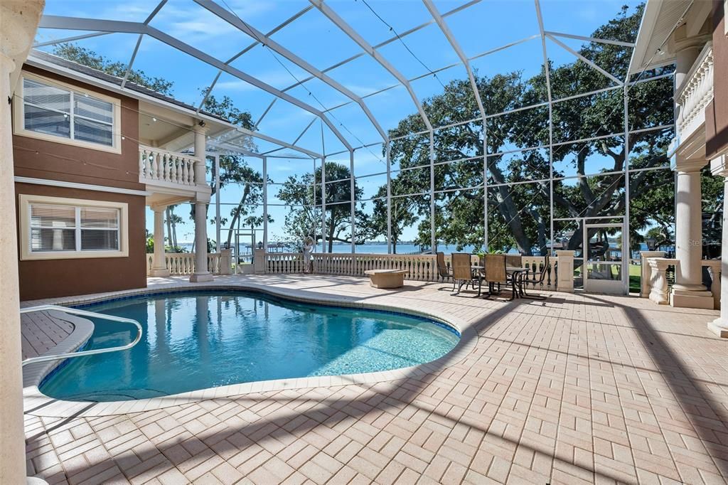 На продажу: $2,490,000 (5 спален, 4 ванн, 4777 Квадратных фут)