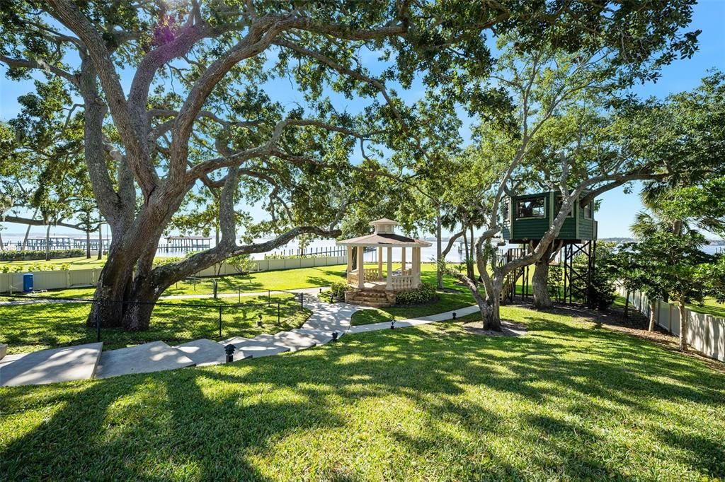 На продажу: $2,490,000 (5 спален, 4 ванн, 4777 Квадратных фут)