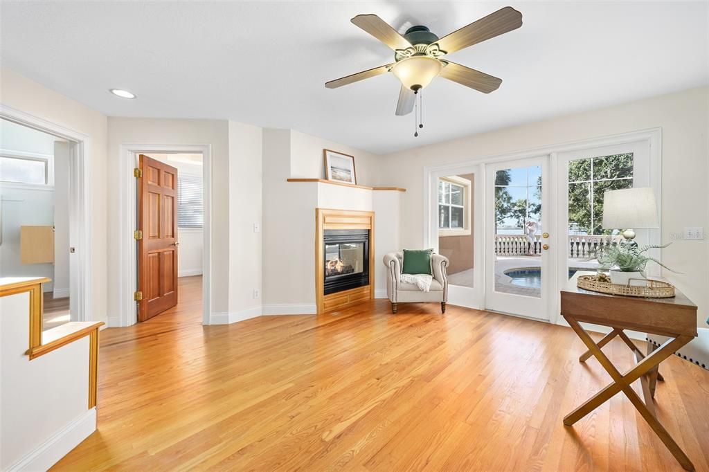 На продажу: $2,490,000 (5 спален, 4 ванн, 4777 Квадратных фут)