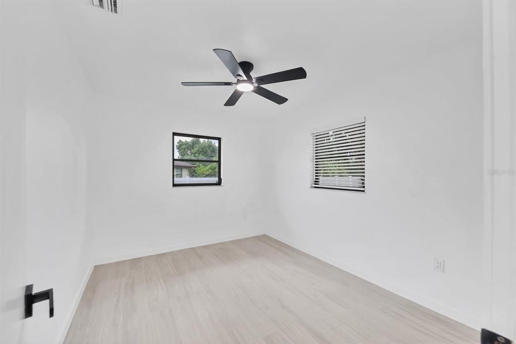 For Rent: $1,900 (3 beds, 2 baths, 1761 Square Feet)