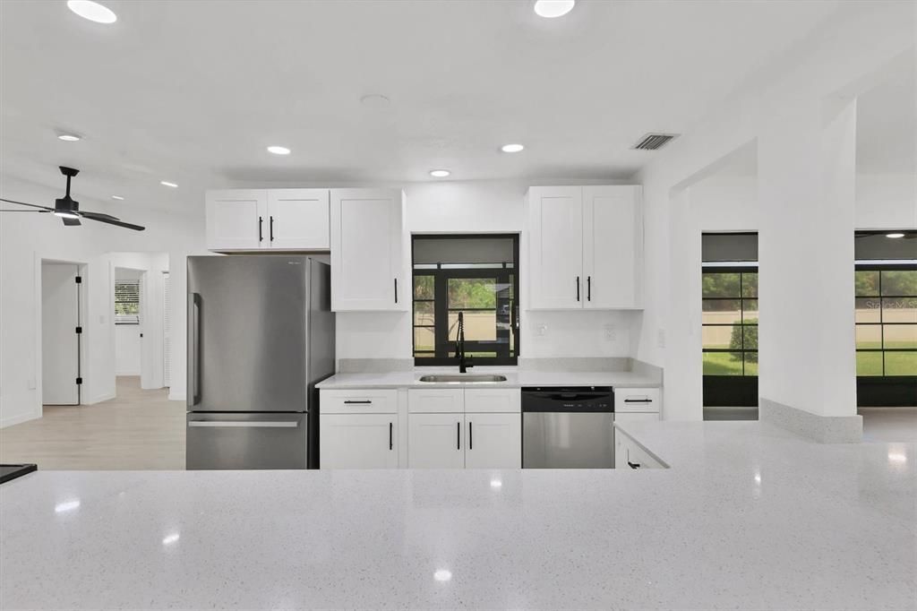 For Rent: $1,900 (3 beds, 2 baths, 1761 Square Feet)