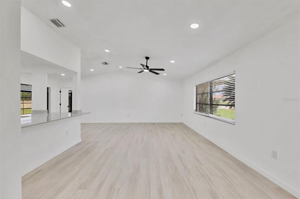 For Rent: $1,900 (3 beds, 2 baths, 1761 Square Feet)