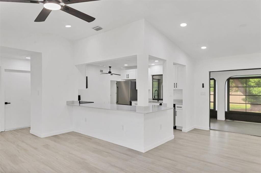 For Rent: $1,900 (3 beds, 2 baths, 1761 Square Feet)