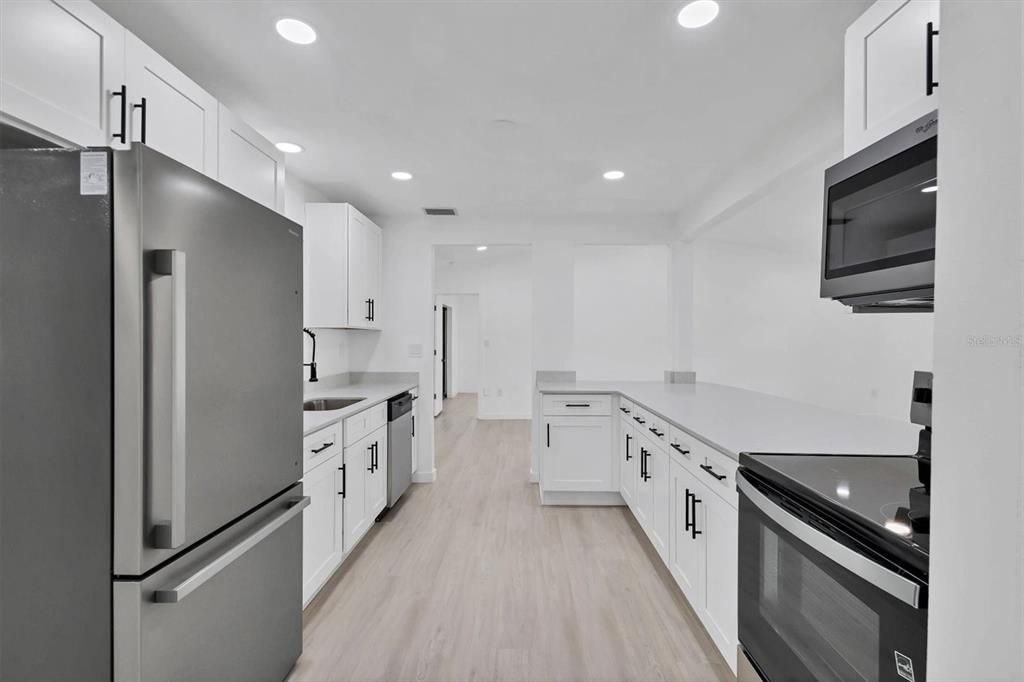 For Rent: $1,900 (3 beds, 2 baths, 1761 Square Feet)