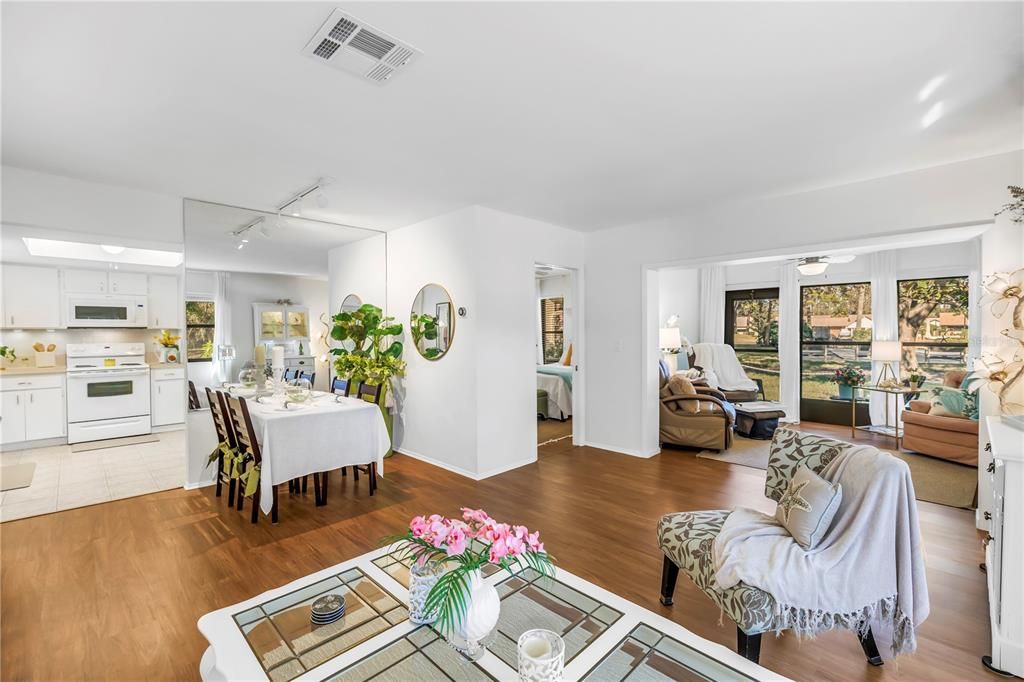 Active With Contract: $244,000 (2 beds, 2 baths, 940 Square Feet)