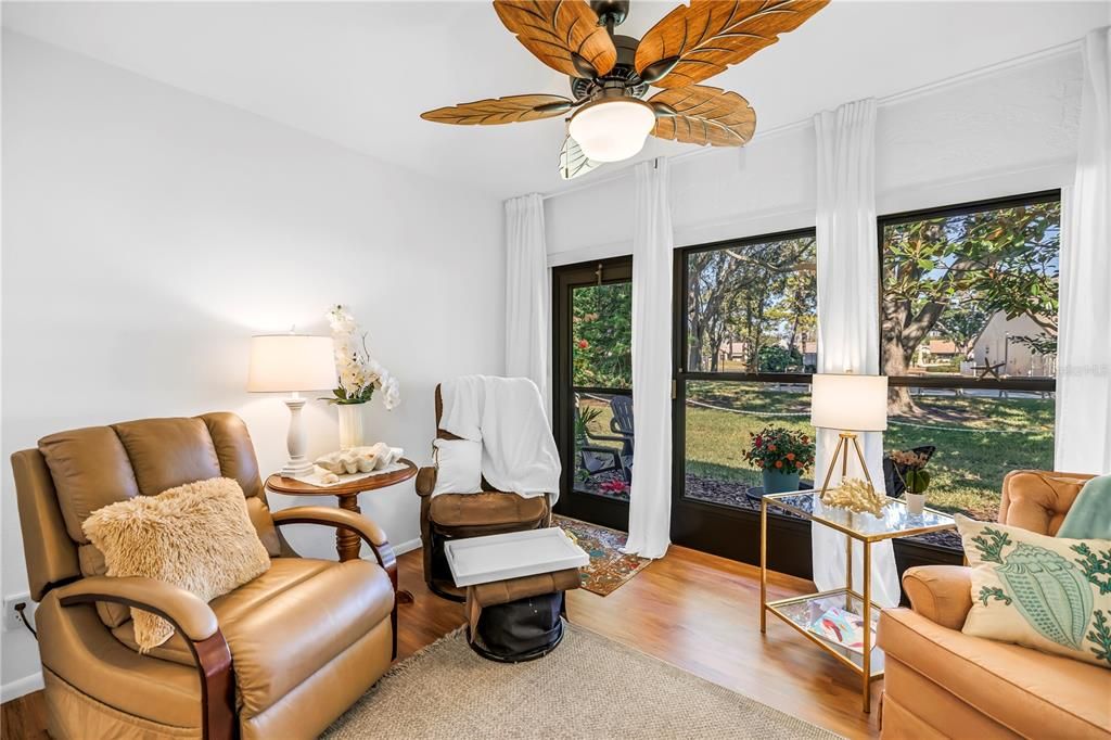 Active With Contract: $244,000 (2 beds, 2 baths, 940 Square Feet)