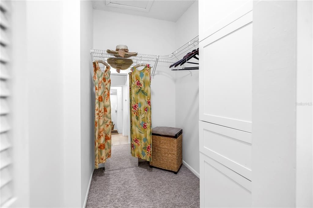 Active With Contract: $244,000 (2 beds, 2 baths, 940 Square Feet)