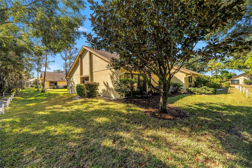 Active With Contract: $244,000 (2 beds, 2 baths, 940 Square Feet)