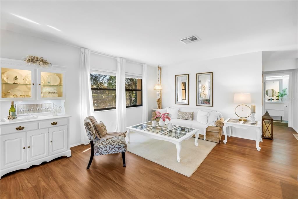 Active With Contract: $244,000 (2 beds, 2 baths, 940 Square Feet)