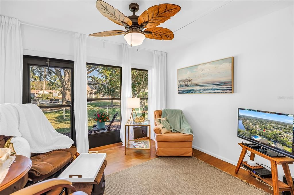 Active With Contract: $244,000 (2 beds, 2 baths, 940 Square Feet)