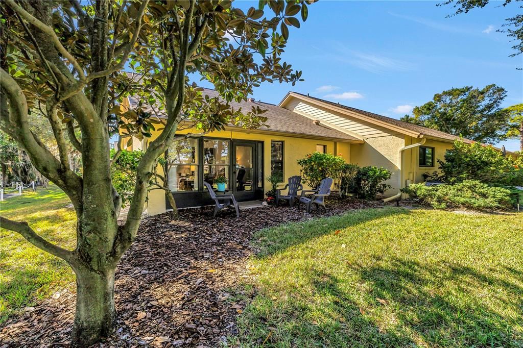 Active With Contract: $244,000 (2 beds, 2 baths, 940 Square Feet)