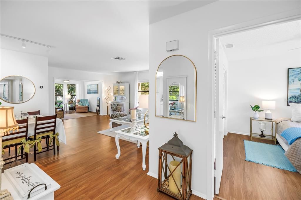 Active With Contract: $244,000 (2 beds, 2 baths, 940 Square Feet)