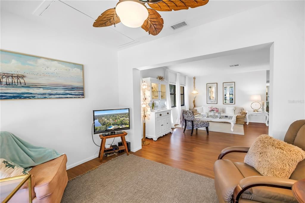 Active With Contract: $244,000 (2 beds, 2 baths, 940 Square Feet)