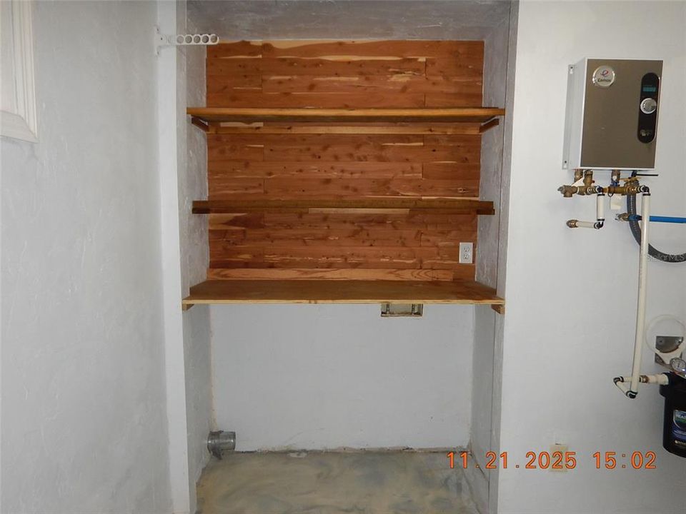 合同活跃: $179,000 (3 贝兹, 2 浴室, 1262 平方英尺)