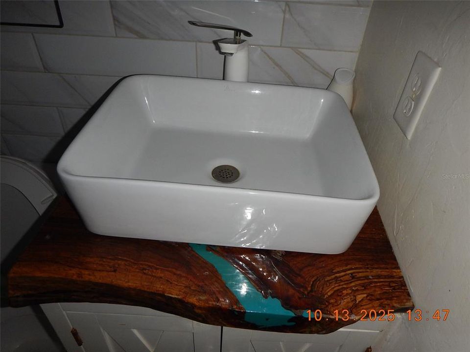 合同活跃: $179,000 (3 贝兹, 2 浴室, 1262 平方英尺)