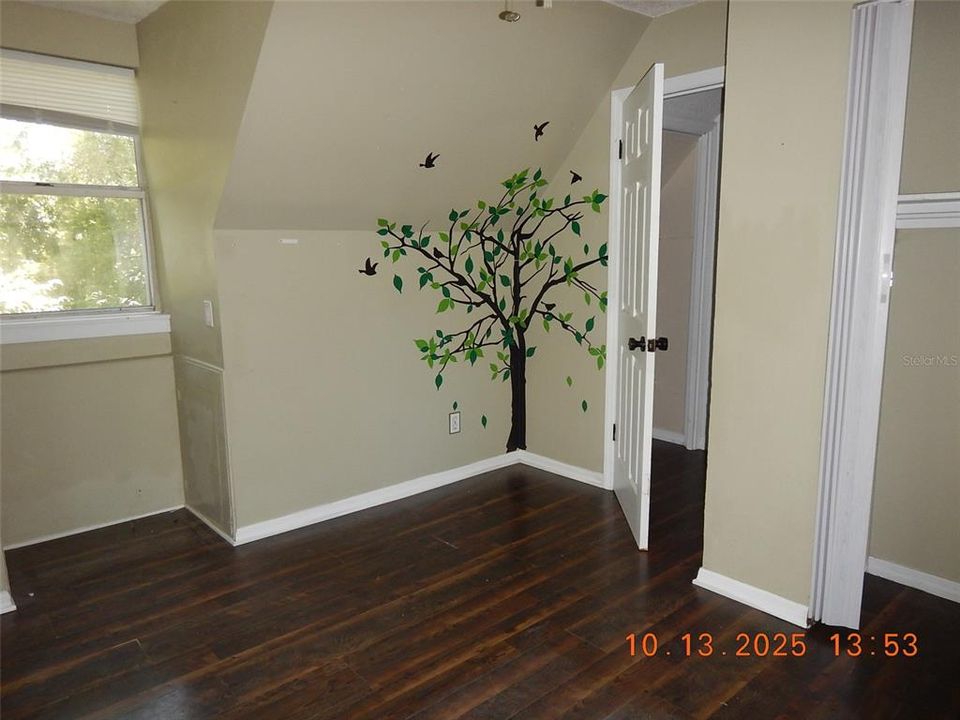 合同活跃: $179,000 (3 贝兹, 2 浴室, 1262 平方英尺)