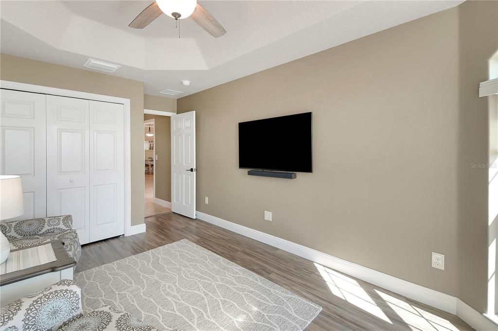 На продажу: $639,900 (3 спален, 2 ванн, 1967 Квадратных фут)