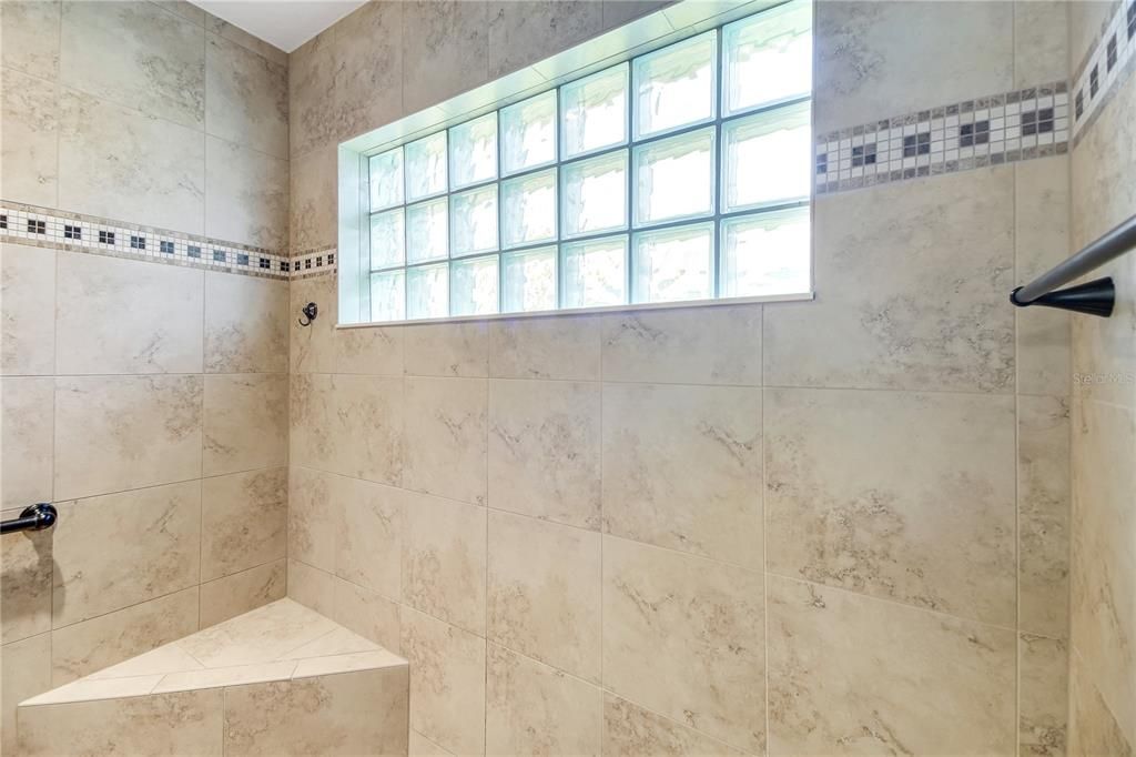 На продажу: $639,900 (3 спален, 2 ванн, 1967 Квадратных фут)